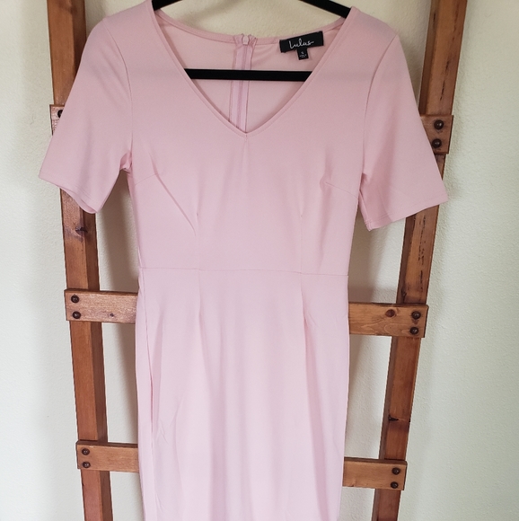 Lulus Dresses & Skirts - Small Pink Dress